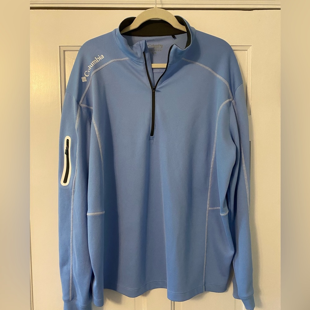 Columbia Men’s Golf long sleeve shirt. Light blue, XL